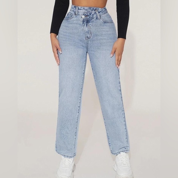 Asymmetric Straight Jeans -Micas - Picture 15 of 17